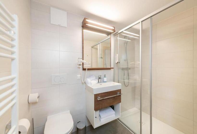 آپارتمان 2 خوابه, Pension Egger