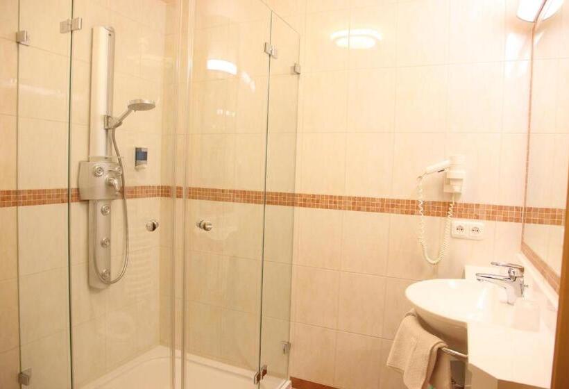 Quarto Comfort, Pinzger Tux