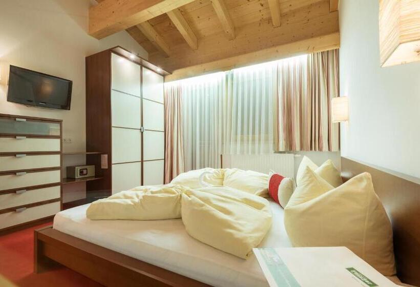 Suite Vista Montanha, Pinzger Tux