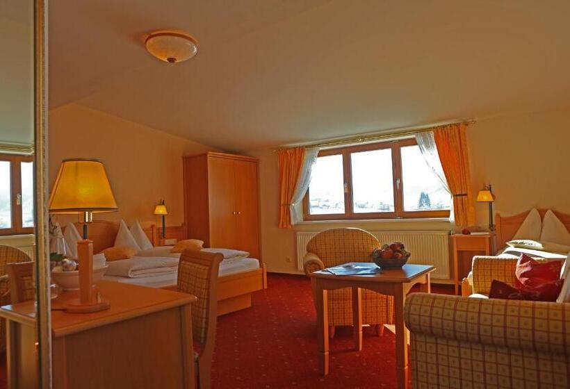 Comfort room with mountain view, Restaurant Gosauerhof