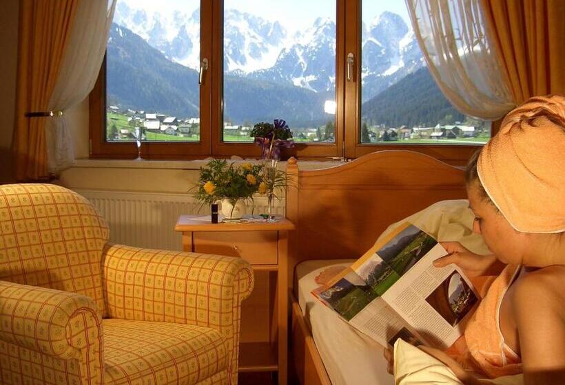 Comfort room with mountain view, Restaurant Gosauerhof