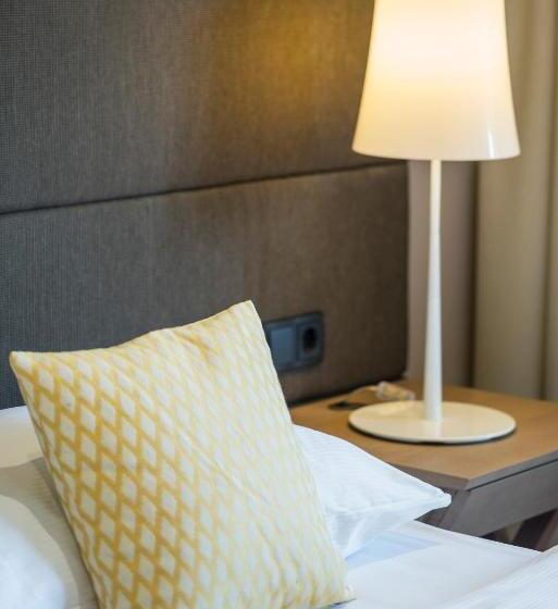 Номер Стандарт, Turmhof