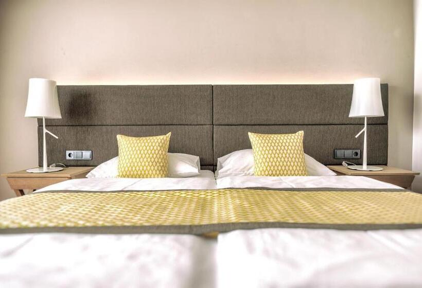 Номер Стандарт, Turmhof