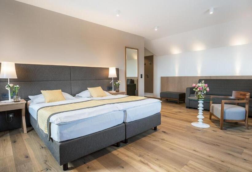 Номер Стандарт, Turmhof