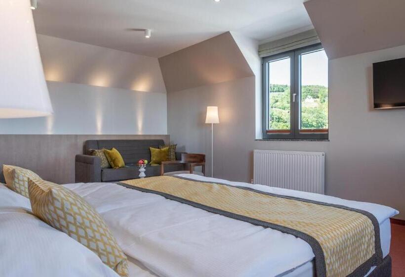 Номер Стандарт, Turmhof