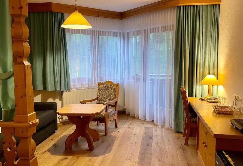 جناح جونيور مزوَّد بشرفة, Intermontana Hotel Garni