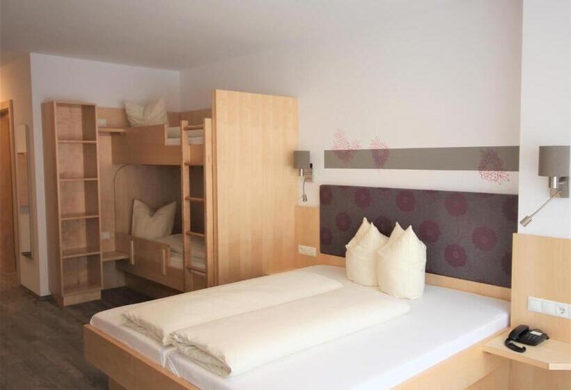 Четырехместный Номер Стандарт, Kinderhotel Stefan