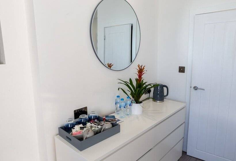 חדר סטנדרטי יחיד עם נוף לים, The Halcyon