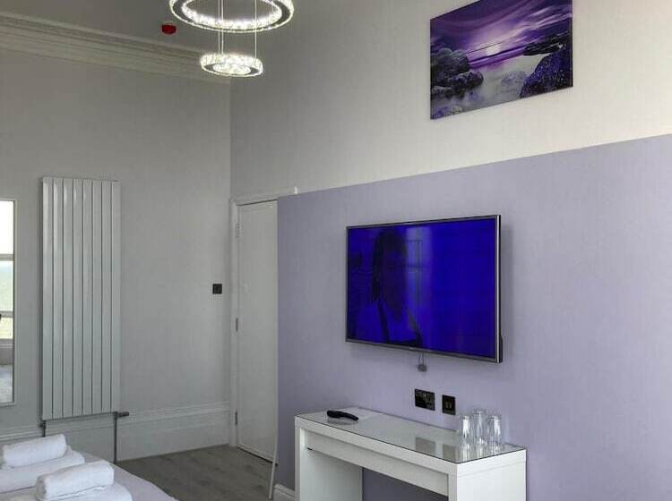 חדר סופריור לשלושה עם נוף לים, The Halcyon