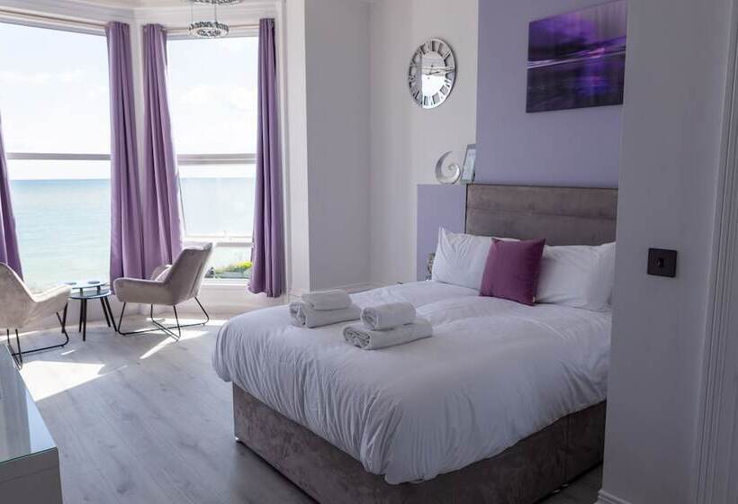 חדר סופריור לשלושה עם נוף לים, The Halcyon