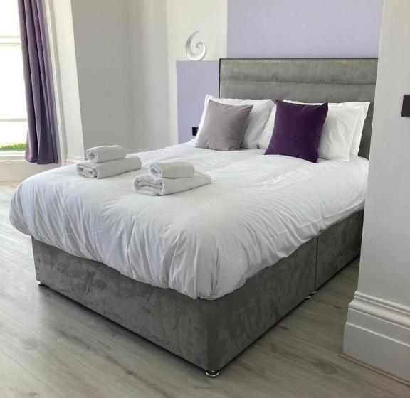 חדר סופריור לשלושה עם נוף לים, The Halcyon