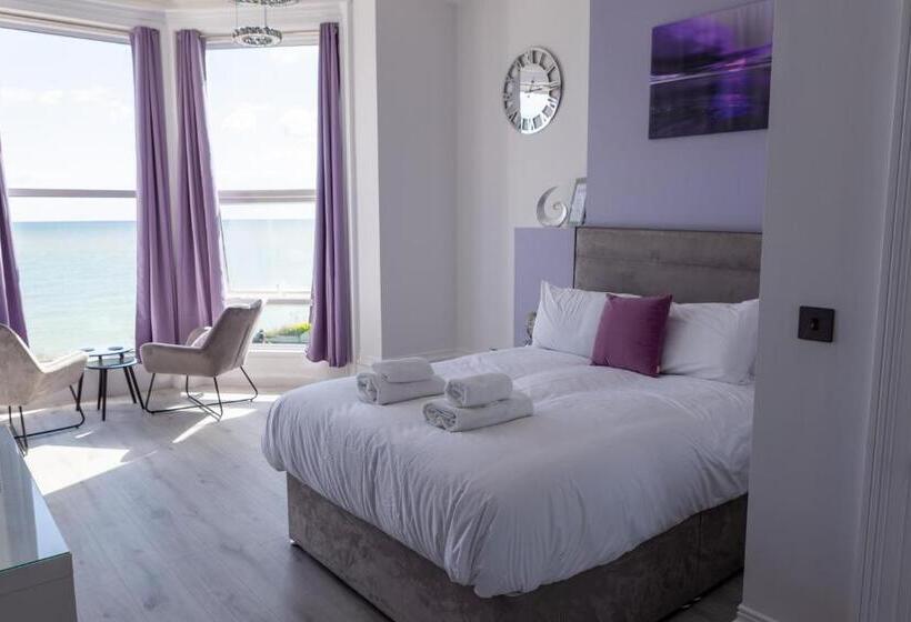 חדר סופריור לשלושה עם נוף לים, The Halcyon