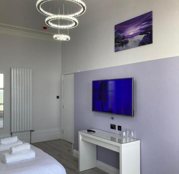 חדר סופריור לשלושה עם נוף לים, The Halcyon