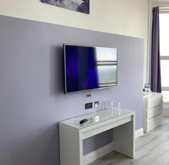 חדר סופריור לשלושה עם נוף לים, The Halcyon