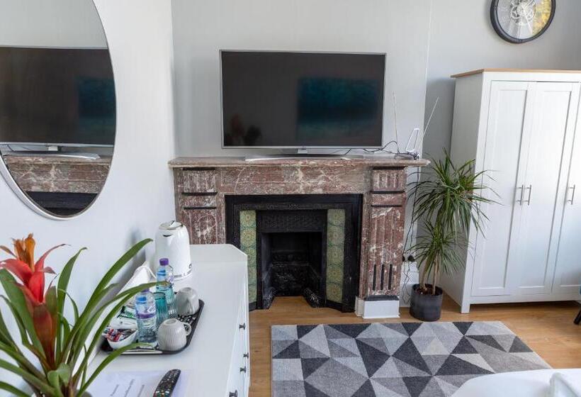 חדר סופריור עם מיטת קינג, The Halcyon