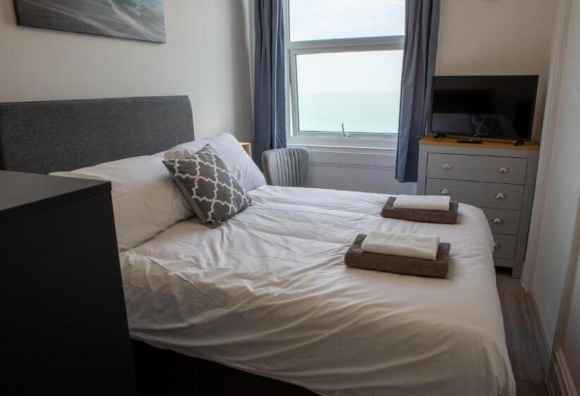 חדר סופריור, The Halcyon