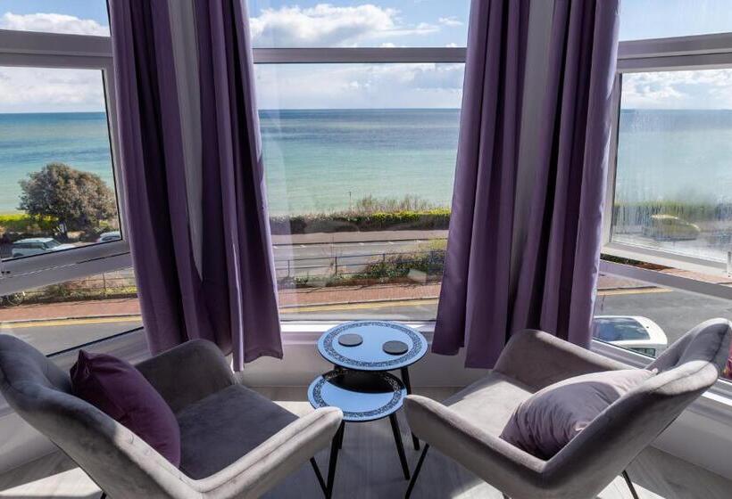 חדר סופריור לשלושה עם נוף לים, The Halcyon