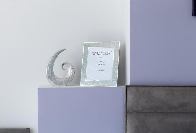 חדר סופריור לשלושה עם נוף לים, The Halcyon