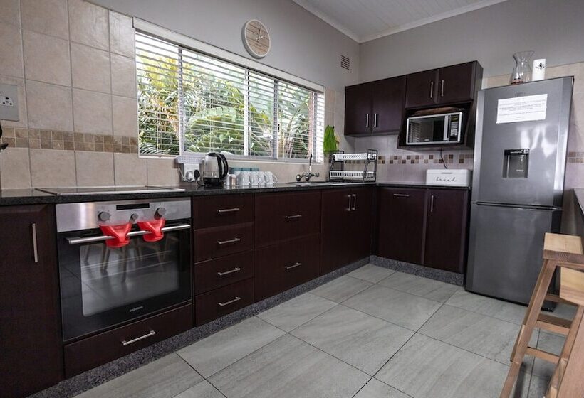 家庭公寓, Little Eden St Lucia