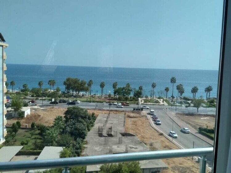 استودیوی استاندارد با چشمانداز دریا, Yelken Apart