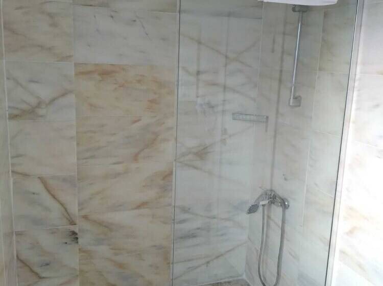 استودیوی استاندارد با چشمانداز دریا, Yelken Apart