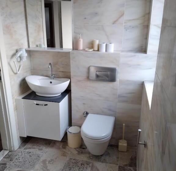 استودیوی استاندارد با چشمانداز دریا, Yelken Apart