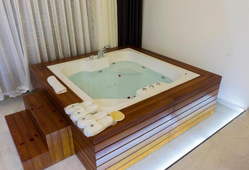 Deluxe Suite Sea View, Yelken Apart