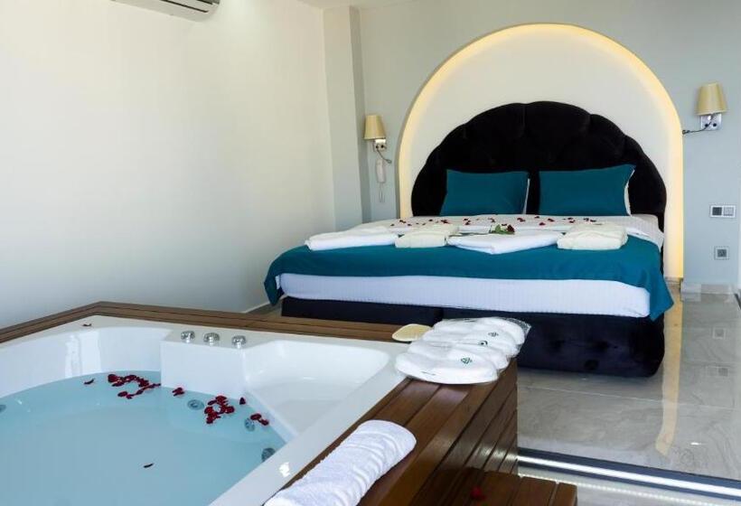 Deluxe Suite Sea View, Yelken Apart