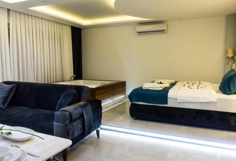 Deluxe Suite Sea View, Yelken Apart