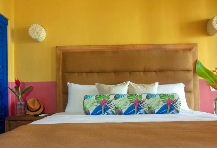 スイート, Albatros By Bedsfriends