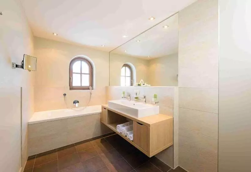 سوییت, Alpeinernature Resort Tirol