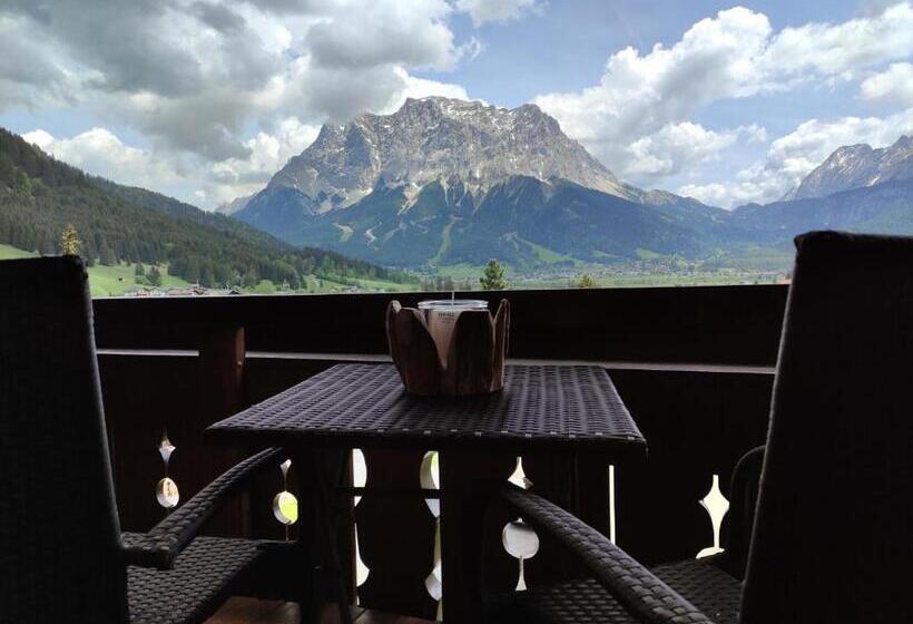 带1个卧室的带阳台的公寓, Birkenhof   Premium Apart & Suites