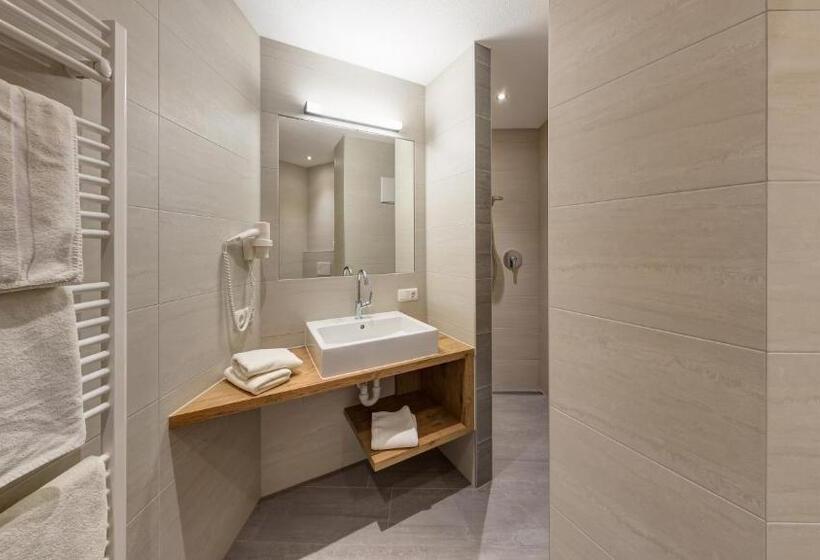 带1个卧室的带阳台的公寓, Birkenhof   Premium Apart & Suites