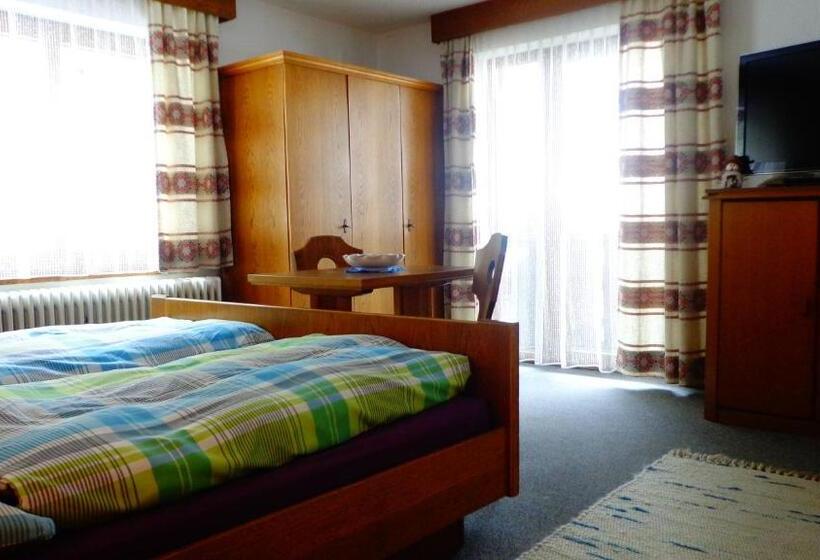 スタンダードトリプルルーム, Haus Bergkristall