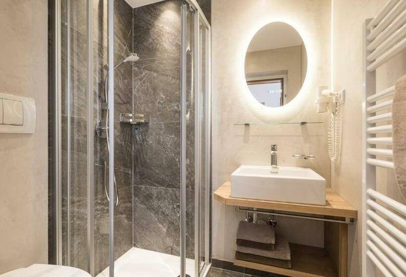 דירת קומפורט חדר שינה 1, Pension Alpina