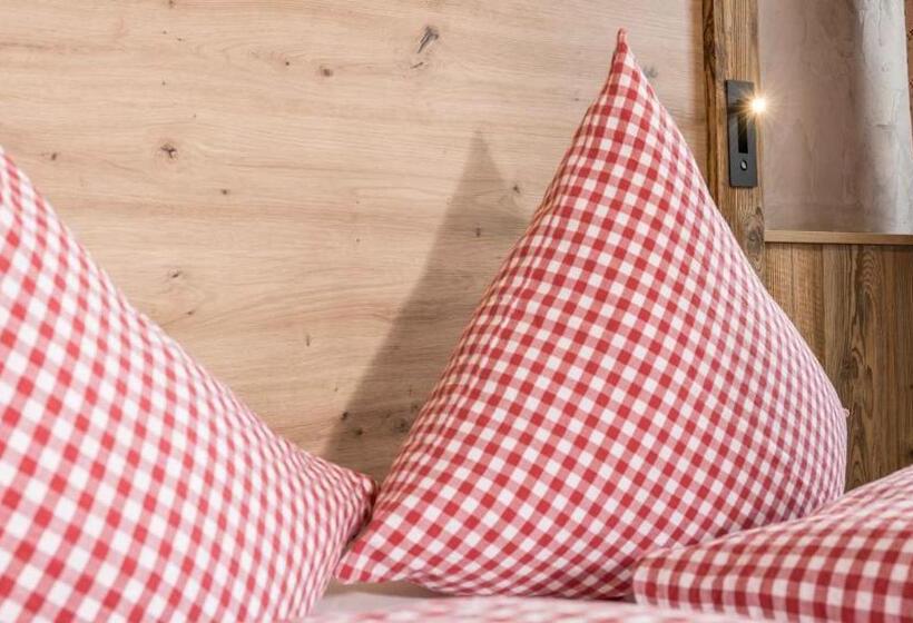 דירת שני חדרים, Pension Alpina