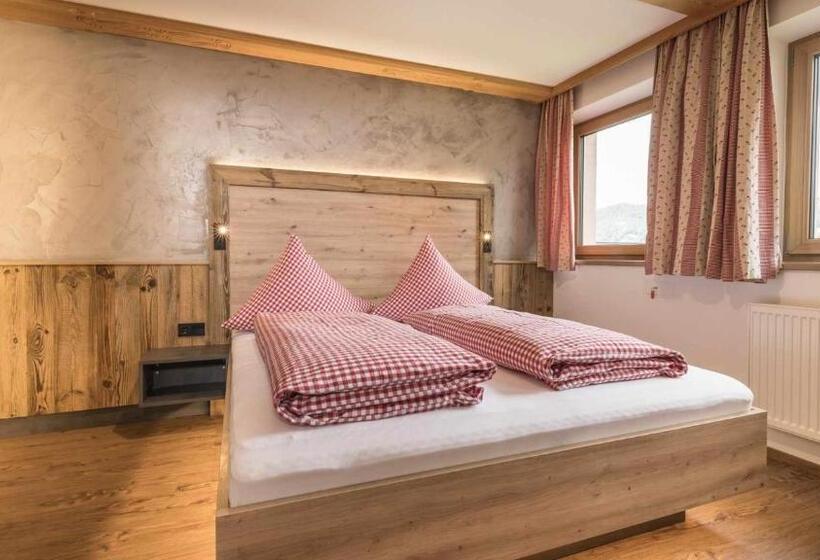 דירת שני חדרים, Pension Alpina