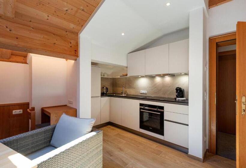 شقة 3 غرف, Brixana