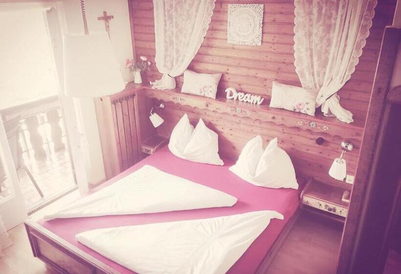 غرفة قياسية مزوَّدة بشُرفة, Pension Magdalena