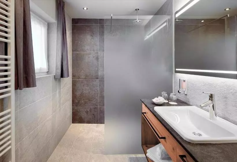 Habitació Triple Estàndard amb Balcó, Margit