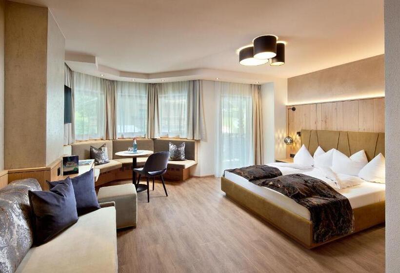 带阳台标准四人间, Margit