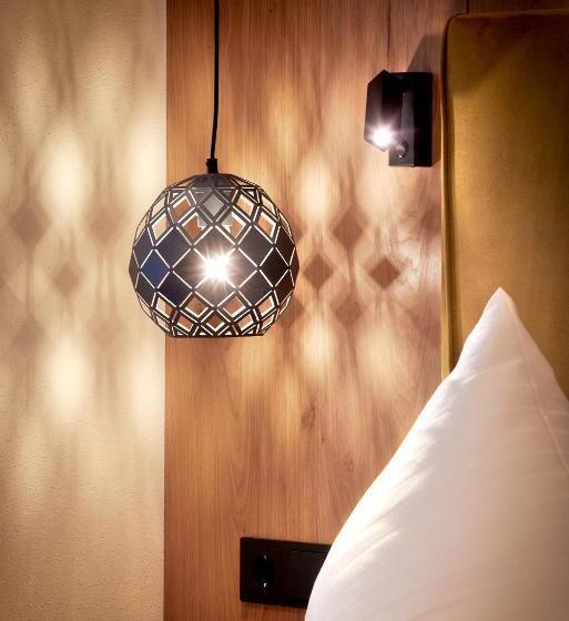 غرفة قياسية رباعية مزودة بشُرفة, Margit