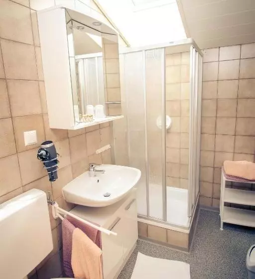 Comfort-huoneisto 2 Makuuhuonetta, Pension Waldruh   Tannenheim