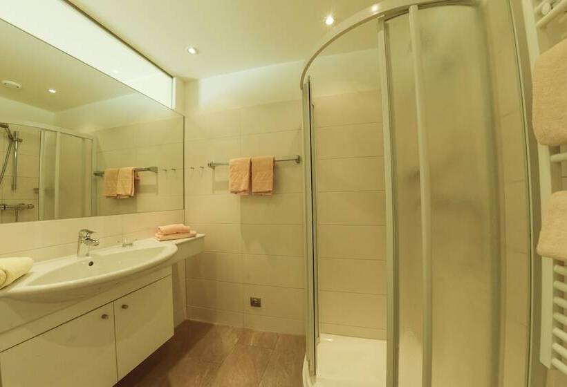 آپارتمان خانوادگی, Seepark Drobollach