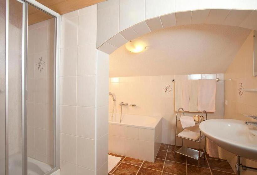 דירת שלושה חדרים, Ferienbauernhof Wendlshof