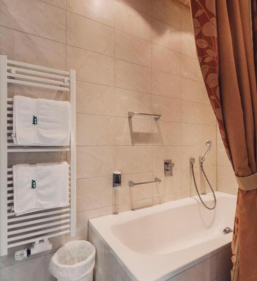 جناح سوبيريور, Auhof Kappl