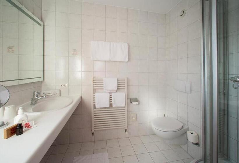 클래식 룸, Bruno