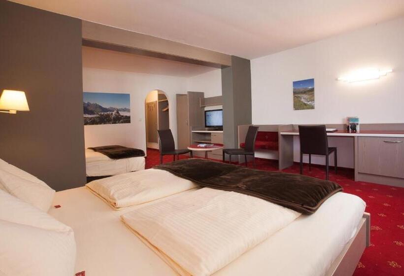 클래식 패밀리 룸, Bruno