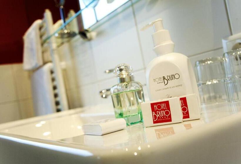 이코노미 싱글 룸, Bruno