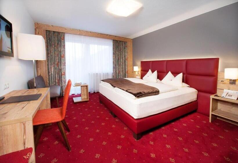 이코노미 룸, Bruno